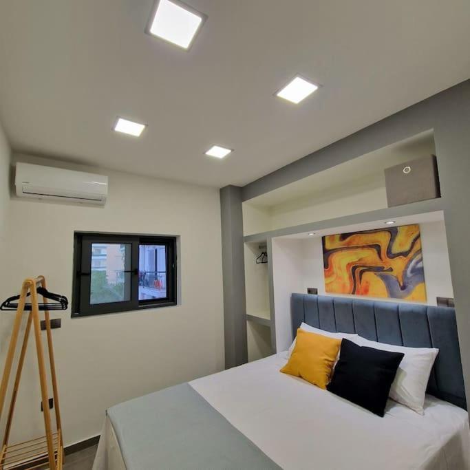 Faronita - Luxury Apt In The Heart Of Каламата Екстер'єр фото