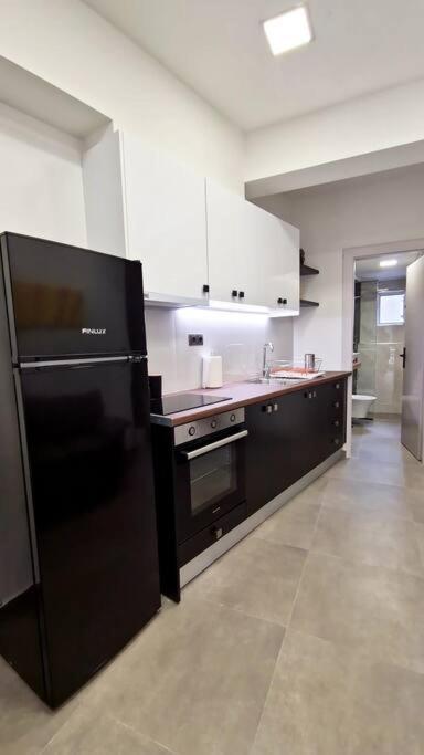Faronita - Luxury Apt In The Heart Of Каламата Екстер'єр фото